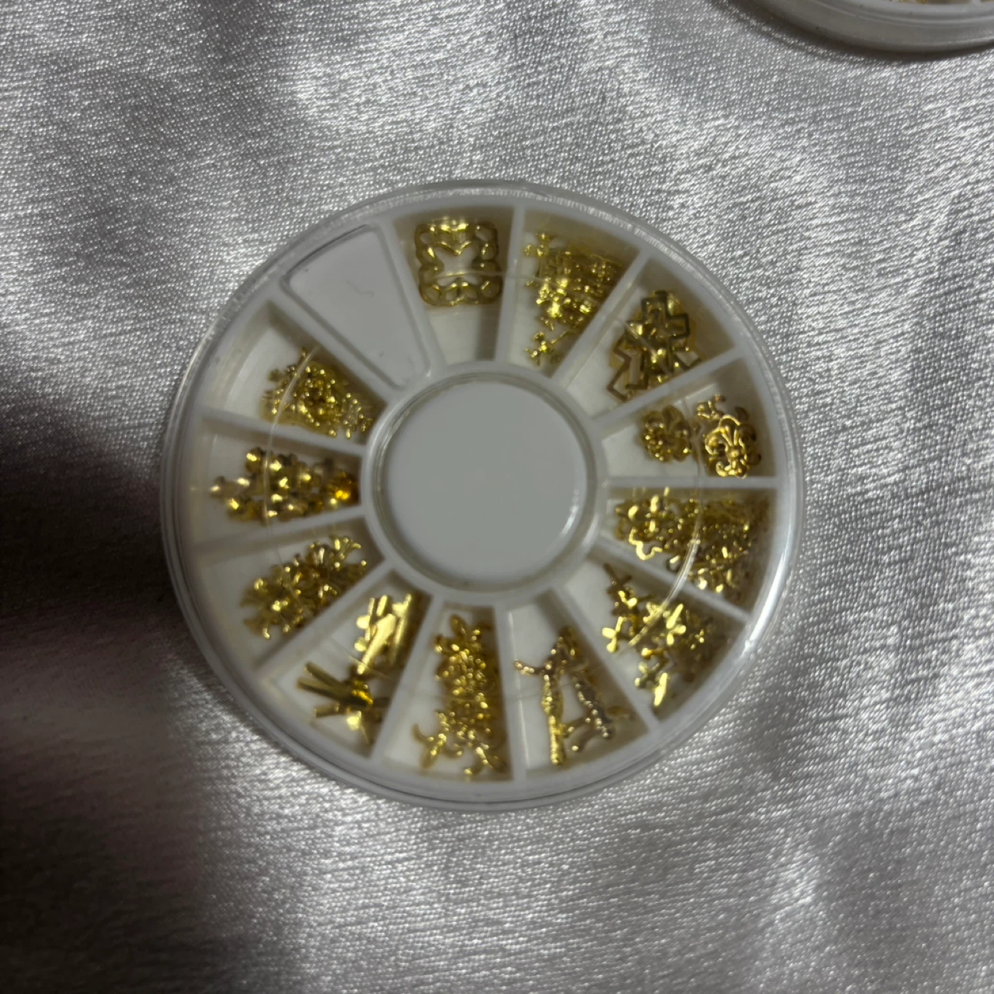 レジン 封入パーツ ゴールド 小さめ ハート 十字架の写真2枚目