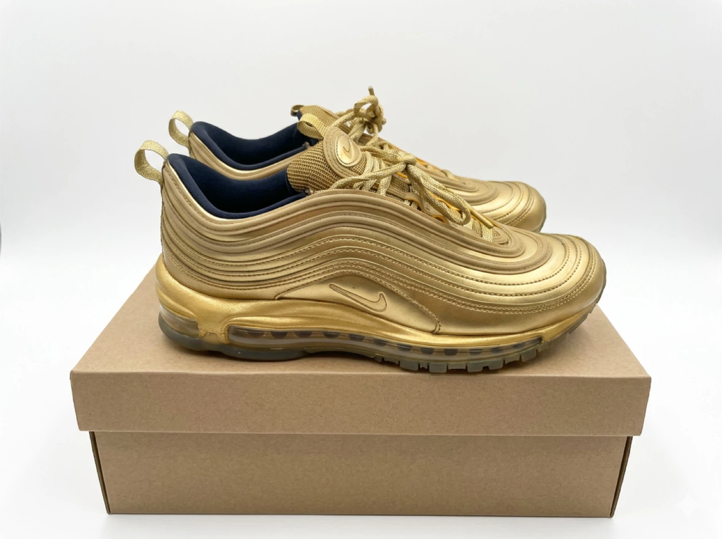Nike Air Max 97 ゴールド　26cmの写真2枚目