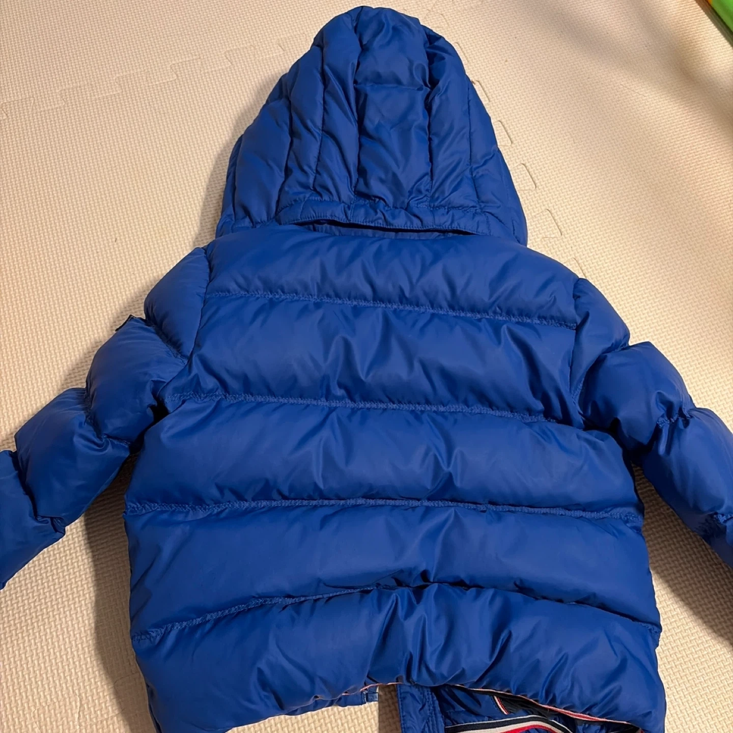 TOMMY HILFIGER フード付きダウンジャケットの写真5枚目
