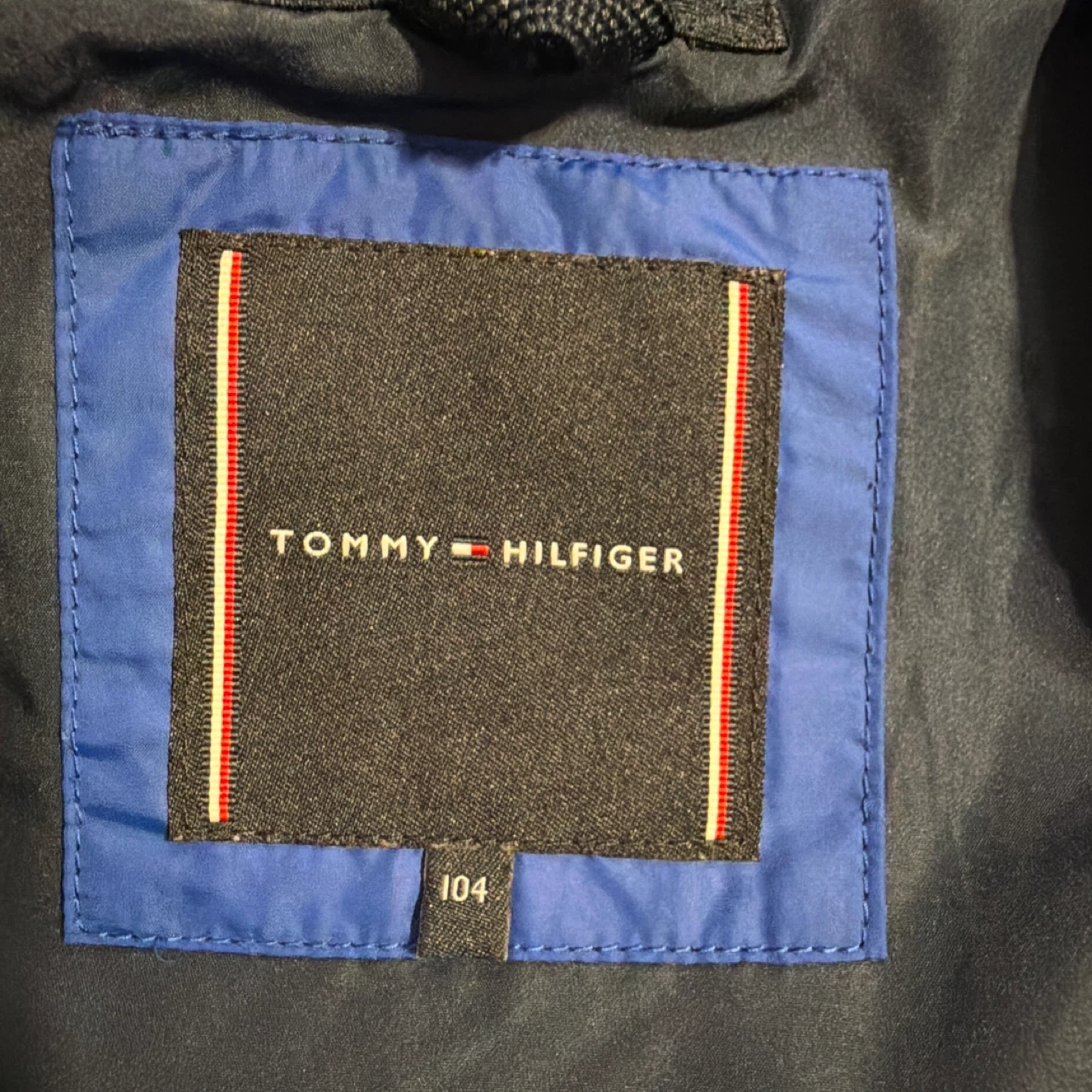 TOMMY HILFIGER フード付きダウンジャケットの写真4枚目