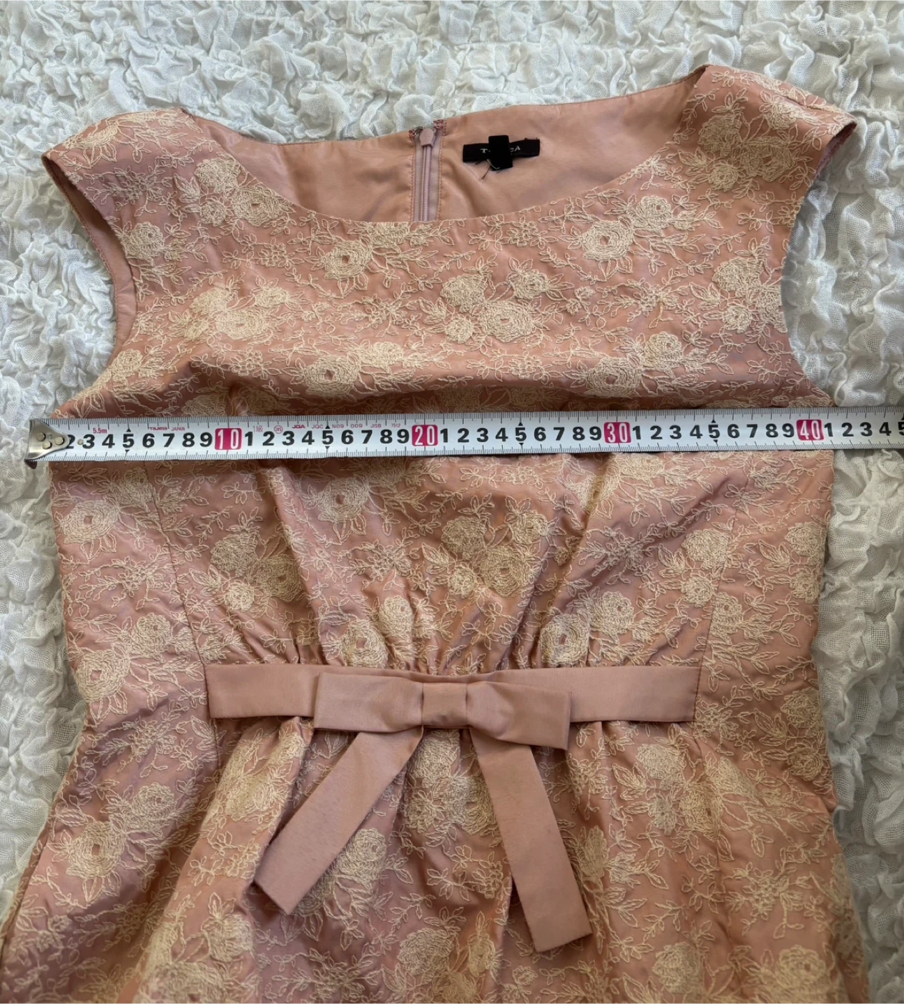 tocca 花柄 総刺繍ワンピース サイズ0 中古美品の写真4枚目