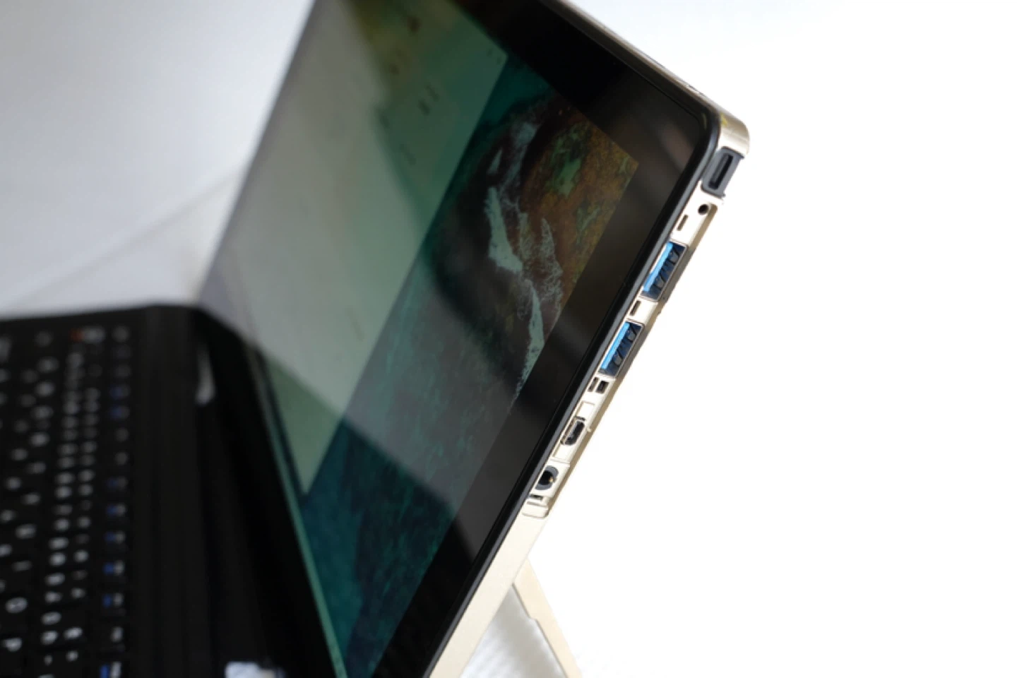 美品　高速　NEC タブレット　core i5 ＋SSD128GB +8GBの写真4枚目