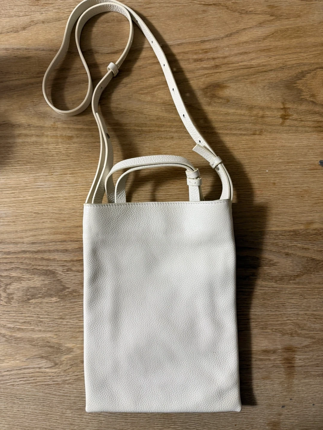 COS レザーショルダーバッグ