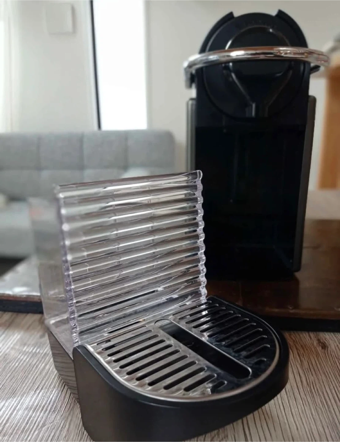 ネスプレッソ PIXIE コーヒーメーカー. NESPRESSO
