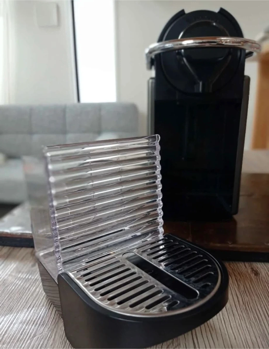 ネスプレッソ PIXIE コーヒーメーカー. NESPRESSO
