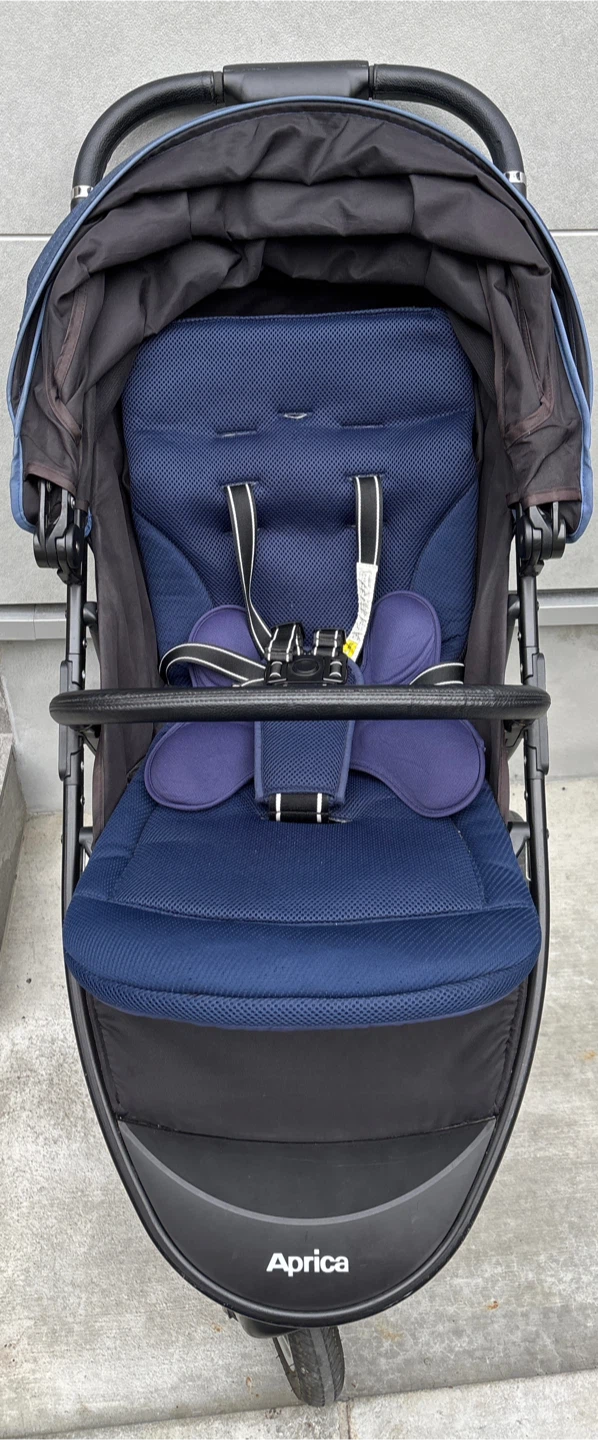 【3月末まで！3,980円】アップリカ スムーヴ（ネイビー）ホームクリーニング済・おまけ付の写真3枚目