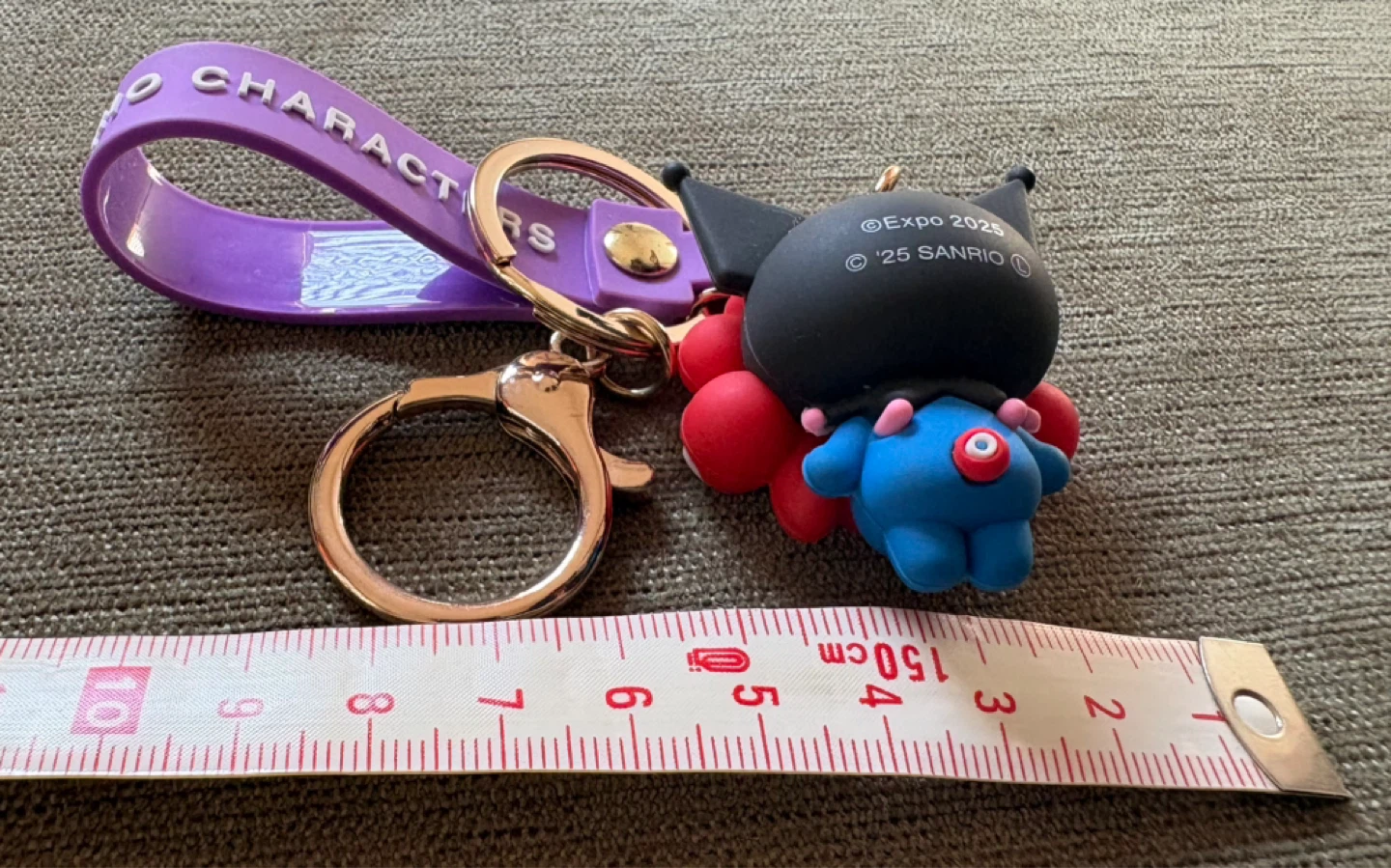 クロミ　x ミャクミャク　サンリオ キャラクター キーホルダーの写真3枚目