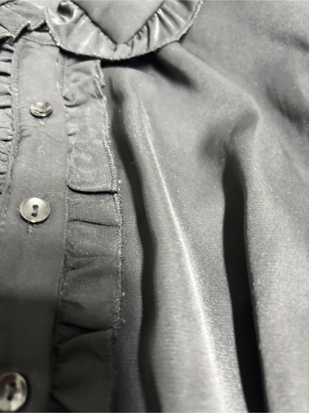 SHEIN  フリルブラウス　Sサイズ　白黒2枚のイロチセットで　中古品の写真7枚目