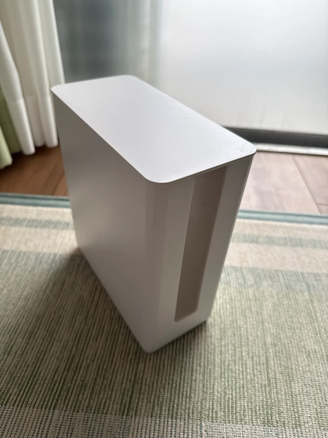 山崎実業(Yamazaki) 重ねられる スリム 蓋付き ルーター収納ケース ホワイトの写真5枚目