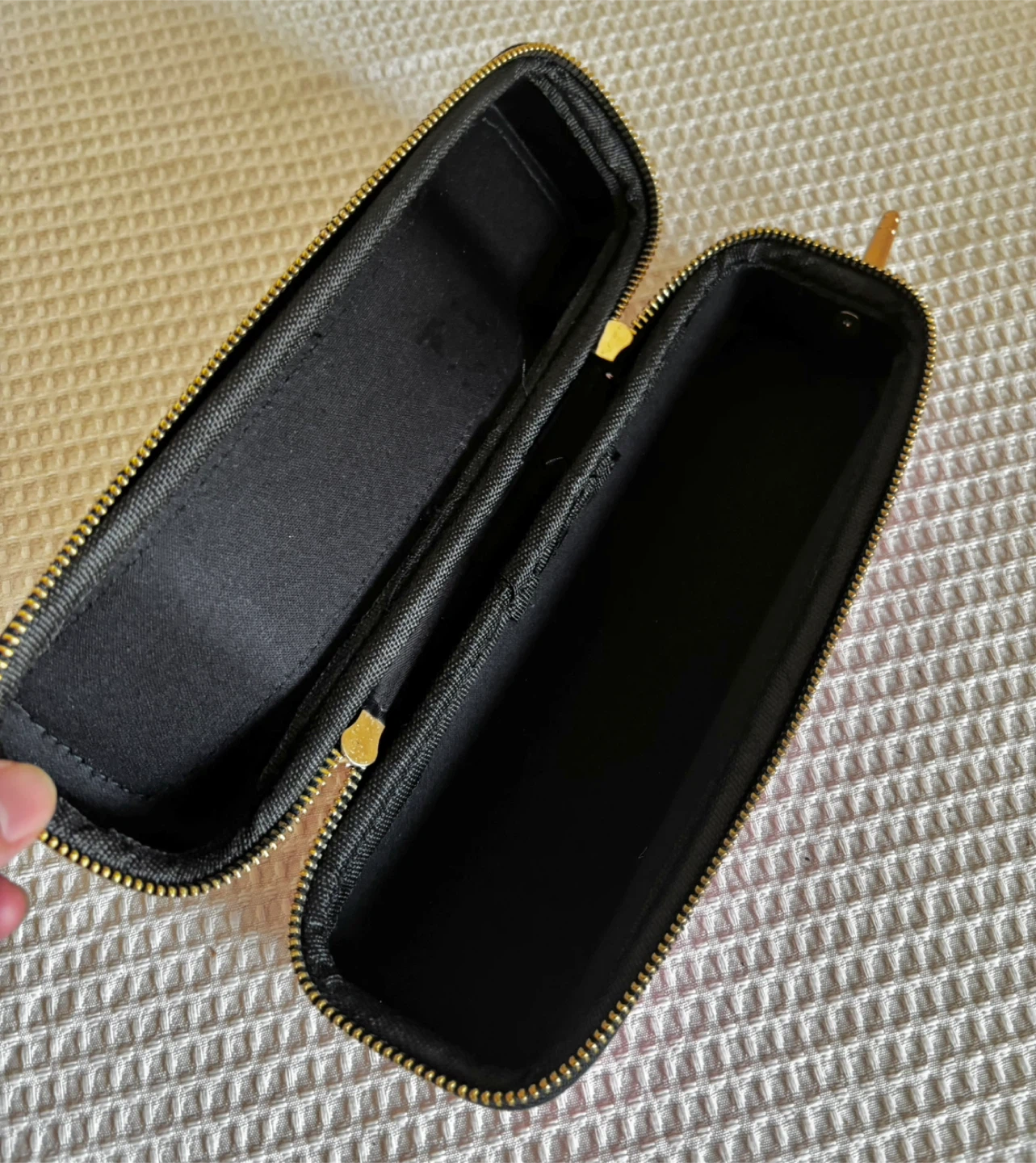 昔の？携帯電話機型ペンケース 面白グッズ　小物いれ　ピンクの写真5枚目
