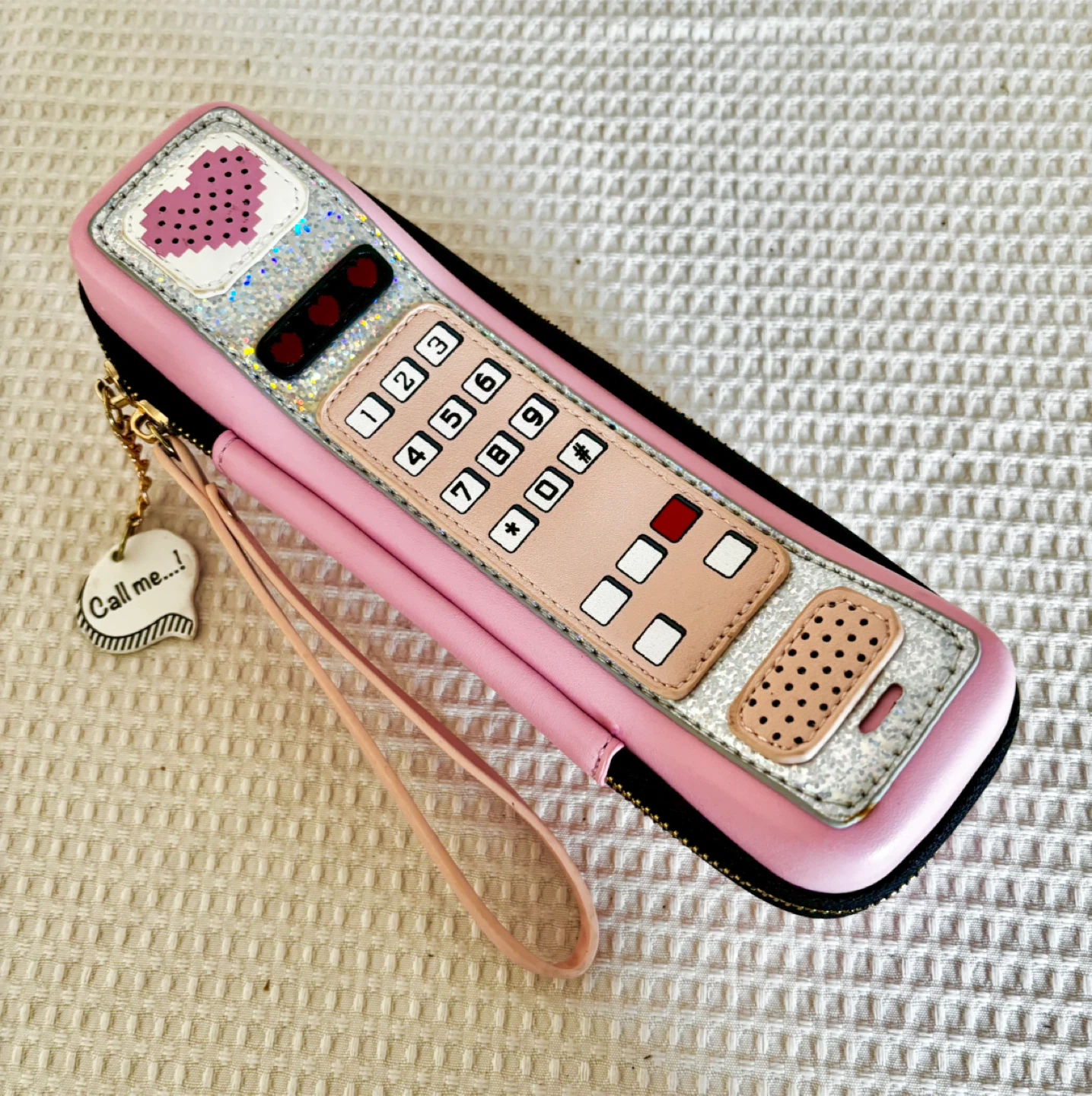 昔の？携帯電話機型ペンケース 面白グッズ　小物いれ　ピンクの写真2枚目