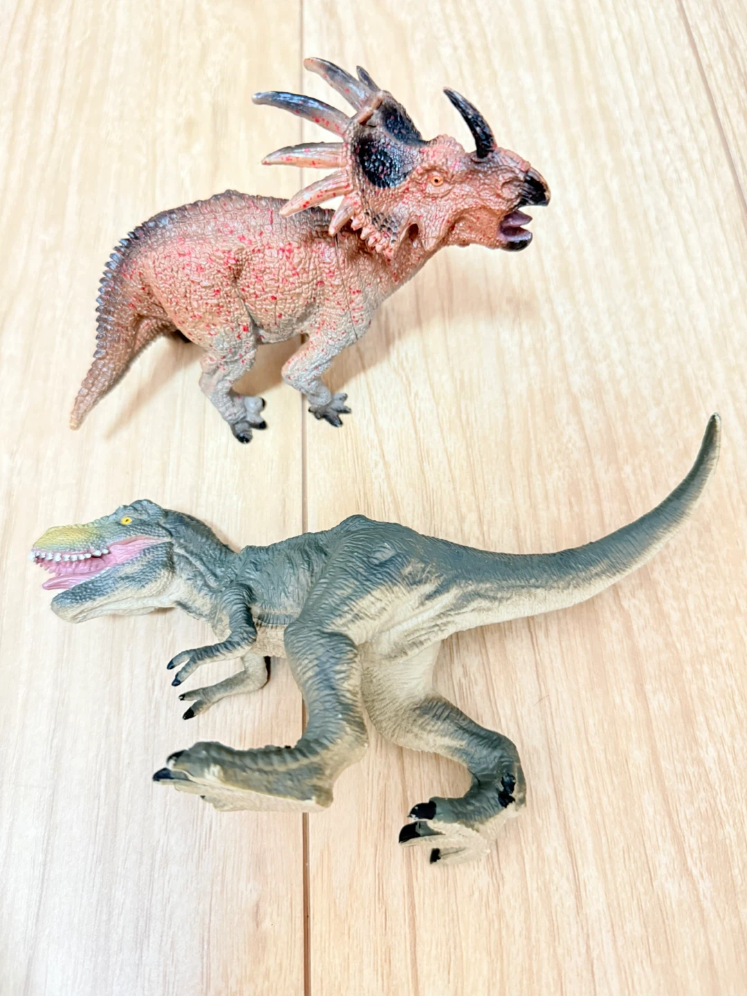 恐竜フィギュア 2体セット