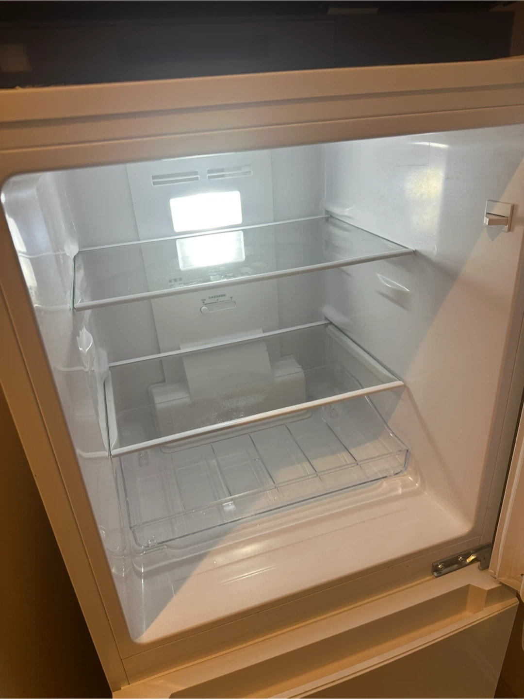 ノンフロン冷凍冷蔵庫 2025年製 121L 半年ほど使用/Non-CFC refrigerator (121L, 2025)の写真2枚目