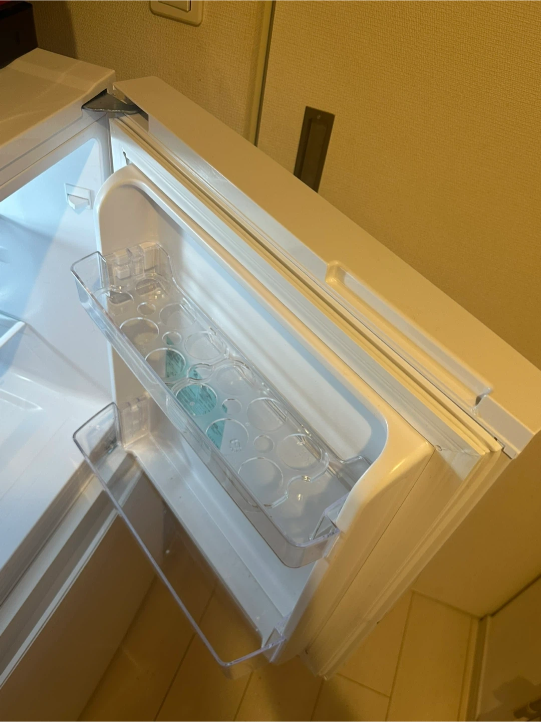 ノンフロン冷凍冷蔵庫 2025年製 121L 半年ほど使用/Non-CFC refrigerator (121L, 2025)の写真4枚目