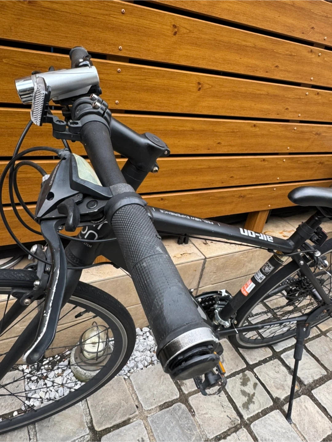 クロスバイク アルミフレーム 外装21段変速 通勤 通学用自転車の写真5枚目