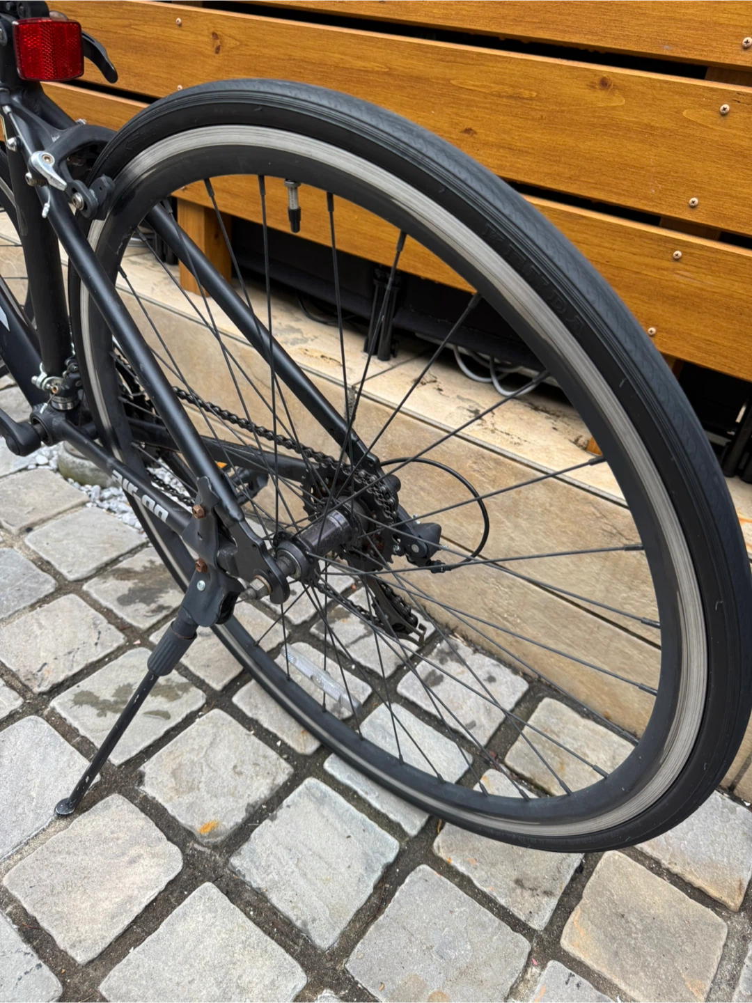 クロスバイク アルミフレーム 外装21段変速 通勤 通学用自転車の写真3枚目