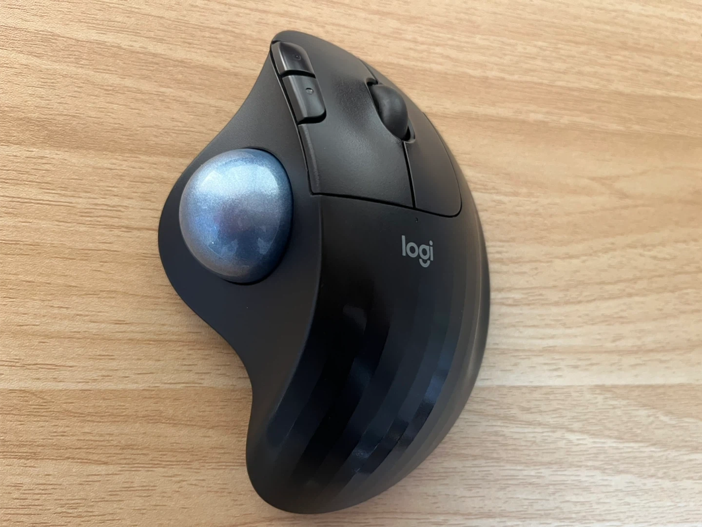 ロジクール ERGO M575 トラックボールマウスの写真3枚目