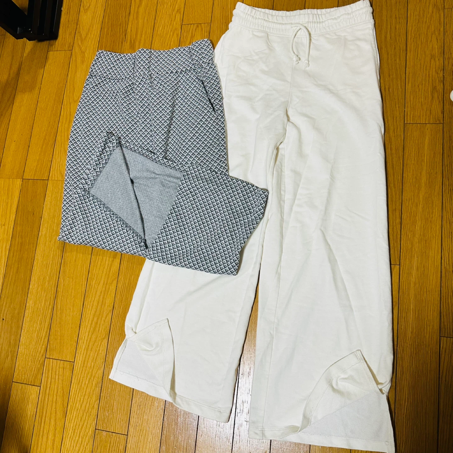 スリット付きスカート&ワイドパンツ2点