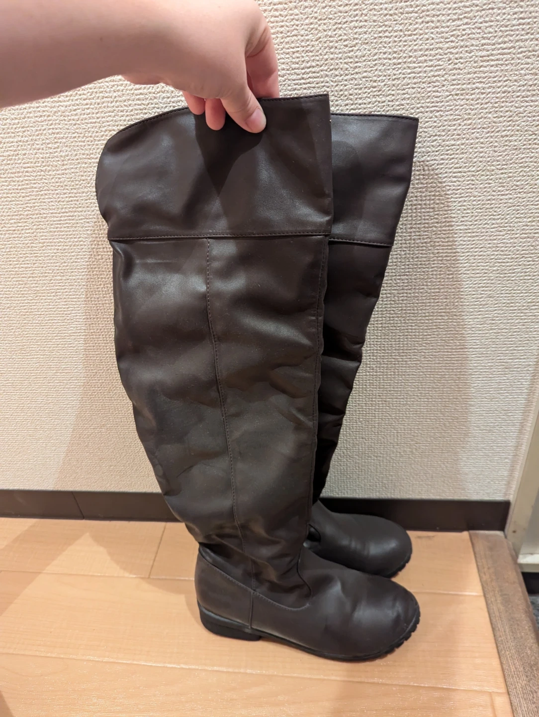 進撃の巨人のロングブーツ ブラウン