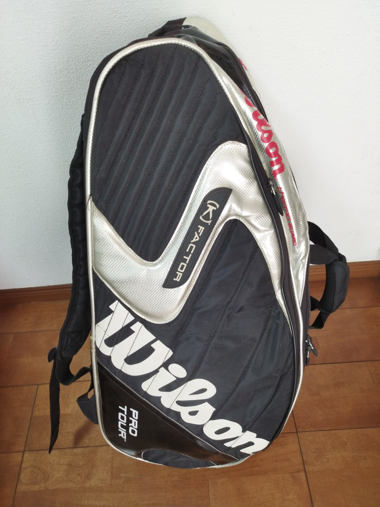 Wilson TOURラケットバッグ ブラック大容量の写真3枚目