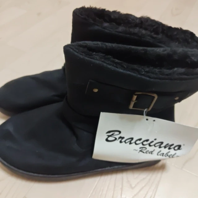 🌺値下げ🌺Bracciano Red Labelのムートンブーツ(黒色)