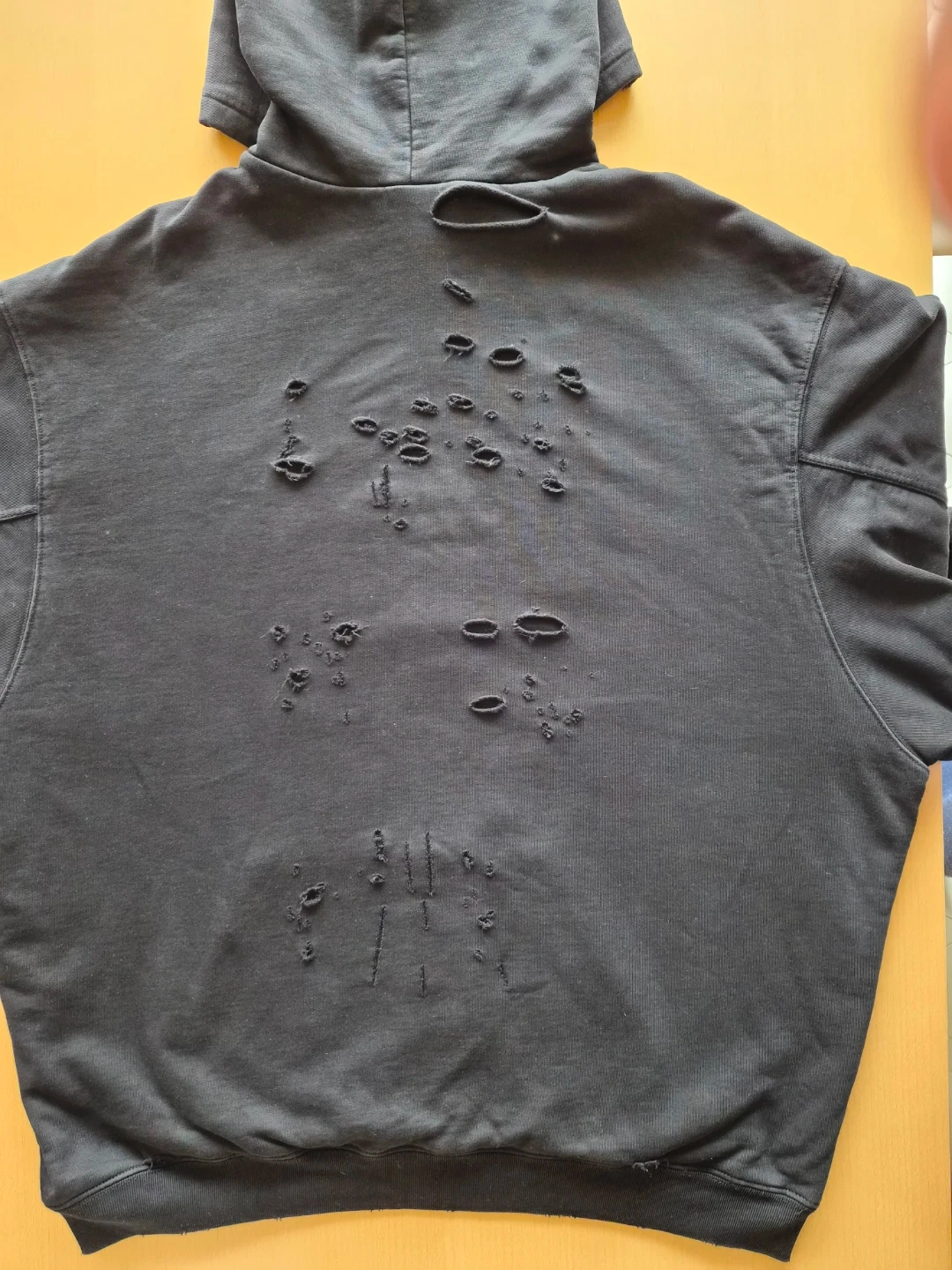BALENCIAGA DESTROYED HOODIE ダメージ加工 コットンパーカー ブラックの写真3枚目