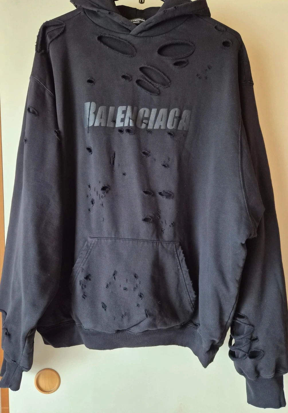 BALENCIAGA DESTROYED HOODIE ダメージ加工 コットンパーカー ブラックの写真10枚目