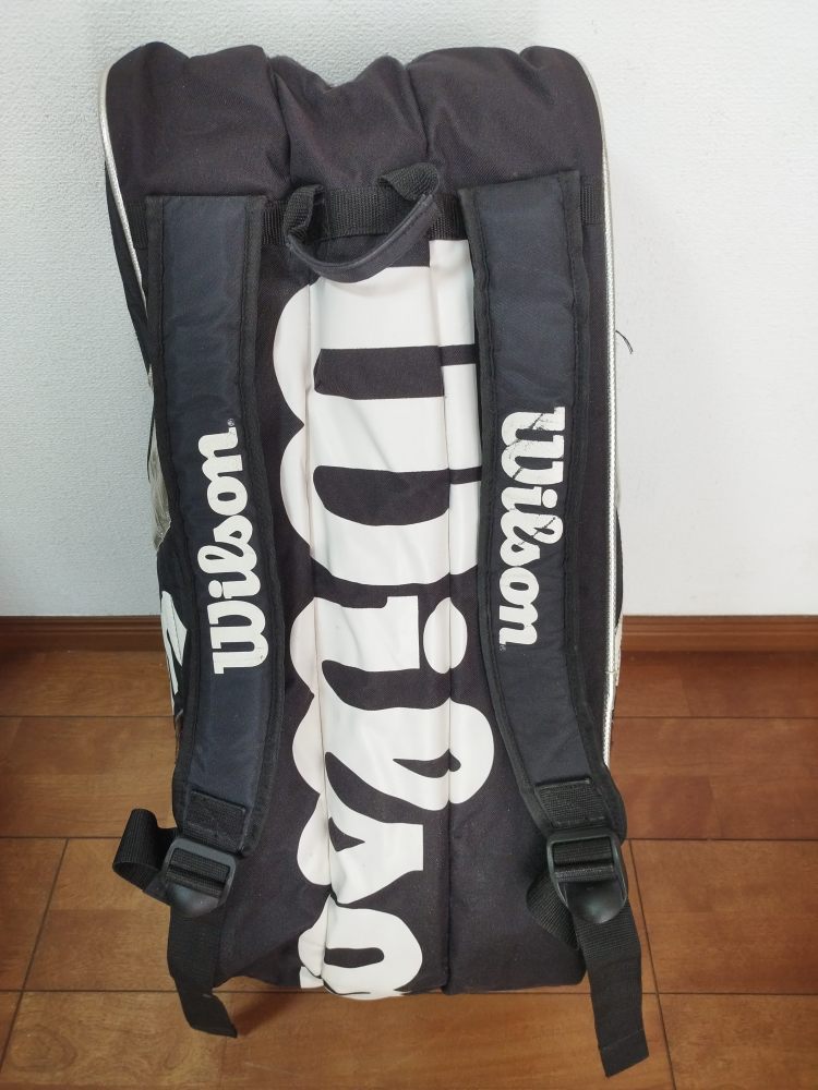 Wilson TOURラケットバッグ ブラック大容量の写真2枚目
