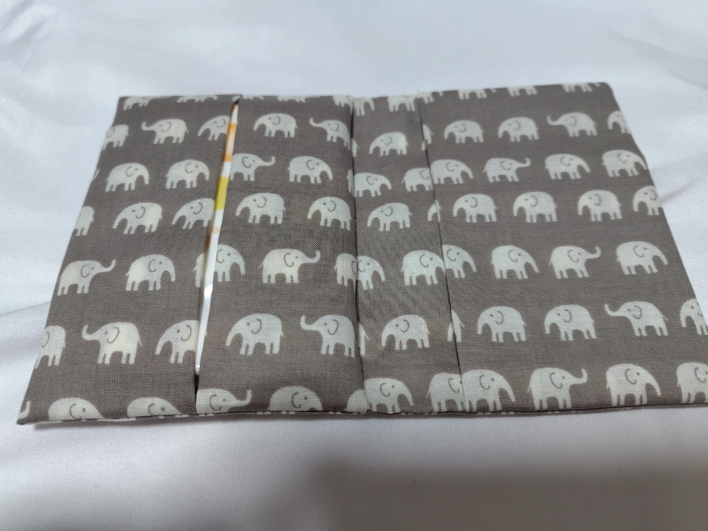 ゾウ柄の小物入れ ハンドメイド ティッシュケースの写真2枚目