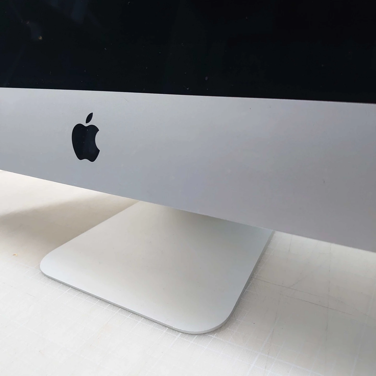 [美品]  iMac｜1418/21.5-inch｜MacOS10.15｜キーボード・マウス・USBハブ ｜元箱ありの写真4枚目
