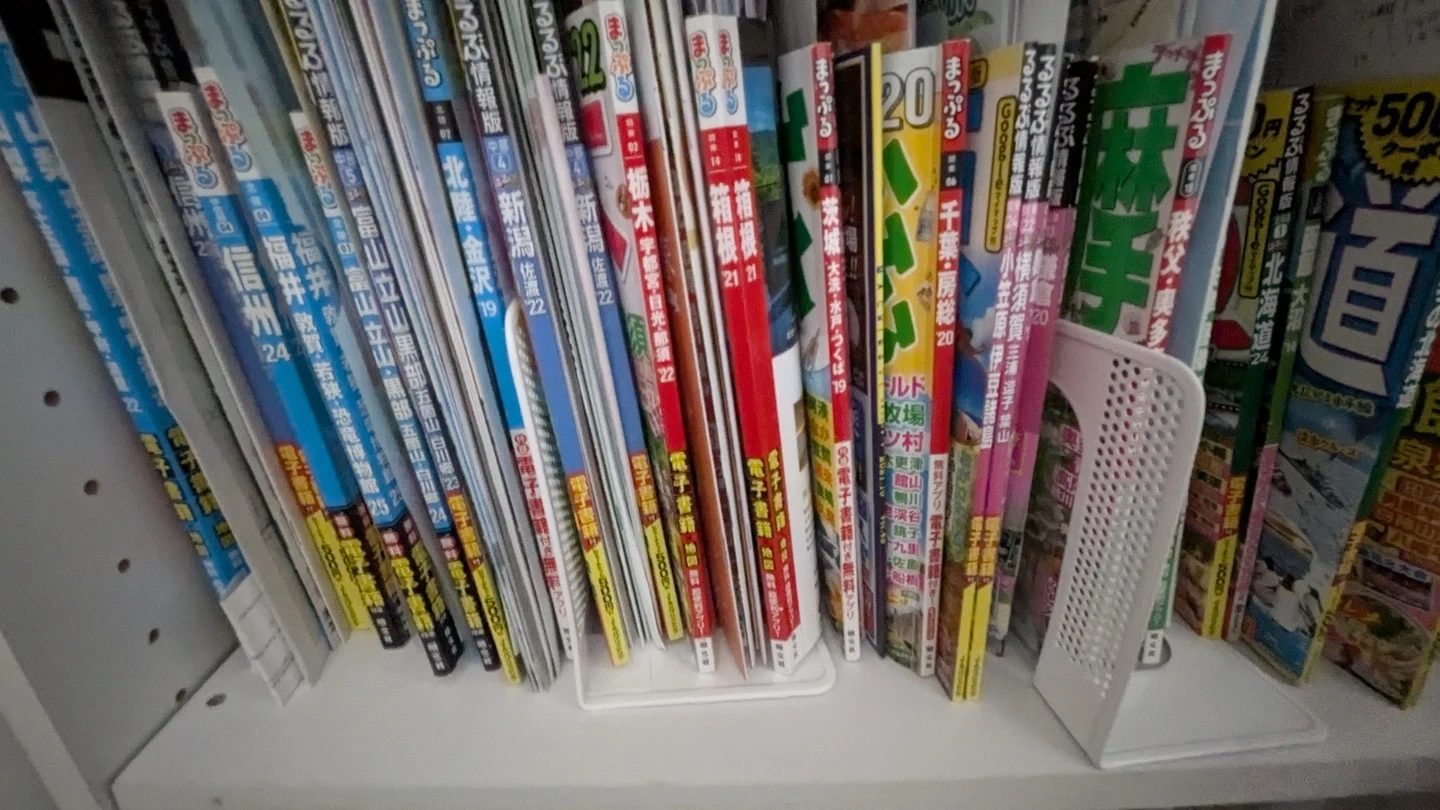1冊100円〜!全国いろいろ旅行雑誌日本全国あります!まとめ売り可るるぶまっぷるガイドブックの写真2枚目