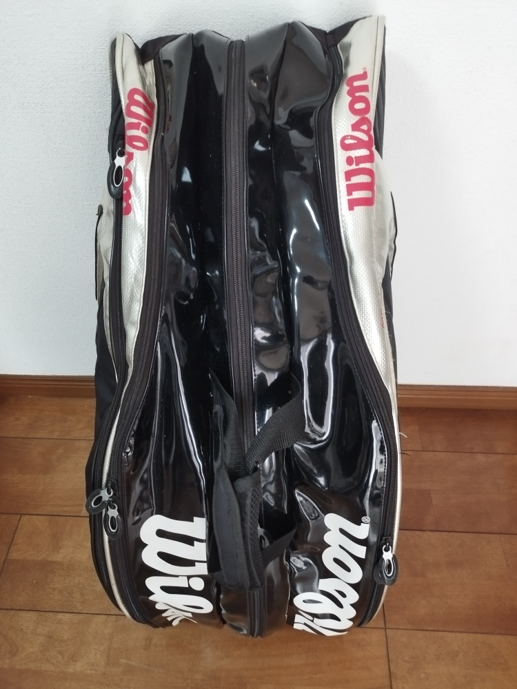 Wilson TOURラケットバッグ ブラック大容量の写真4枚目