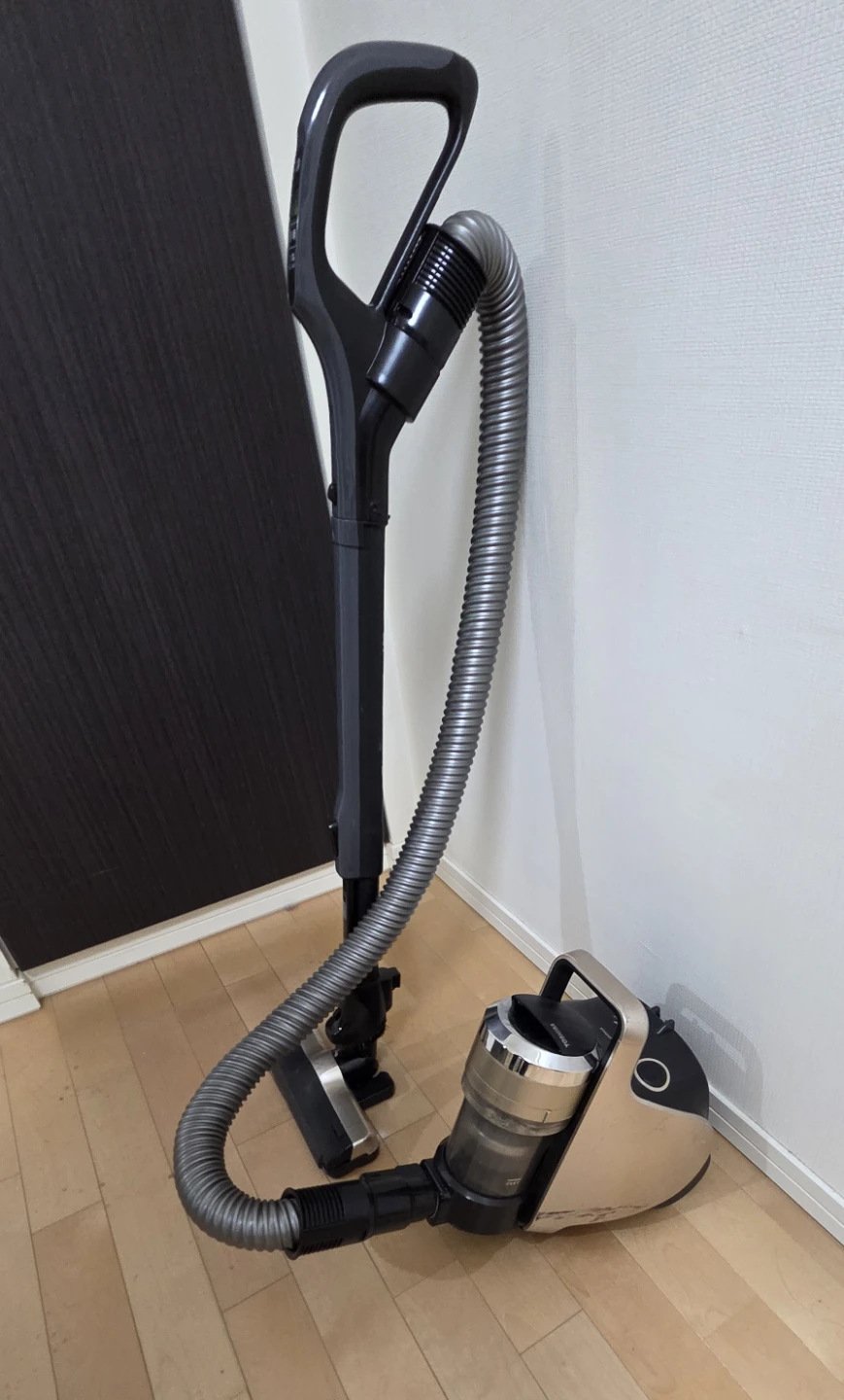 東芝 サイクロンクリーナー VC-JS4000の写真3枚目