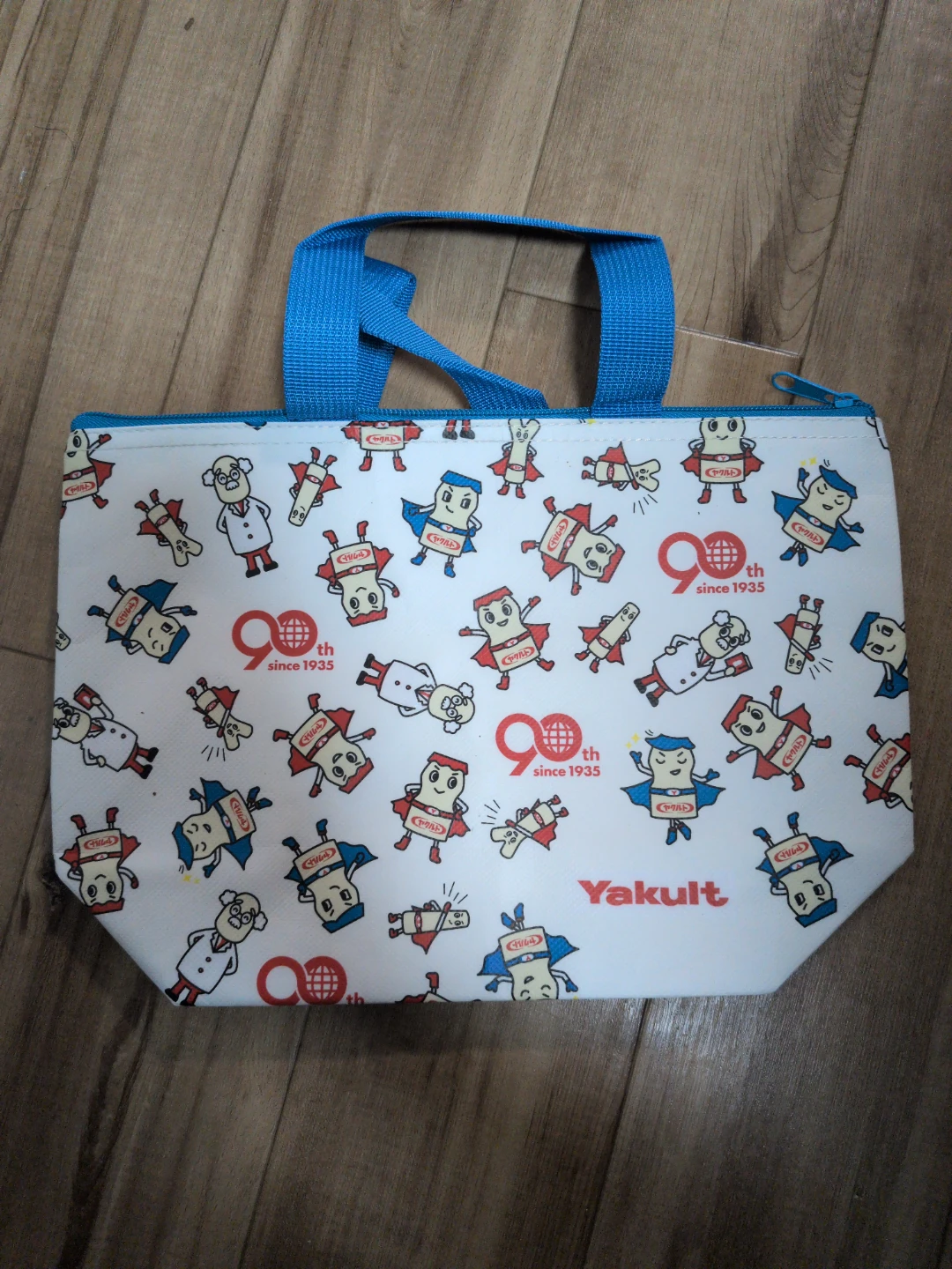 Yakult 90周年記念 クーラーバッグ