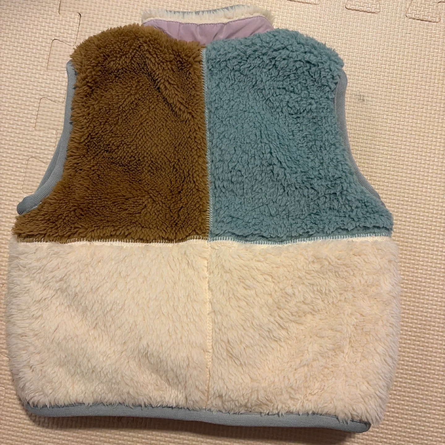 未使用★ノイユエームべべ　ベストの写真2枚目