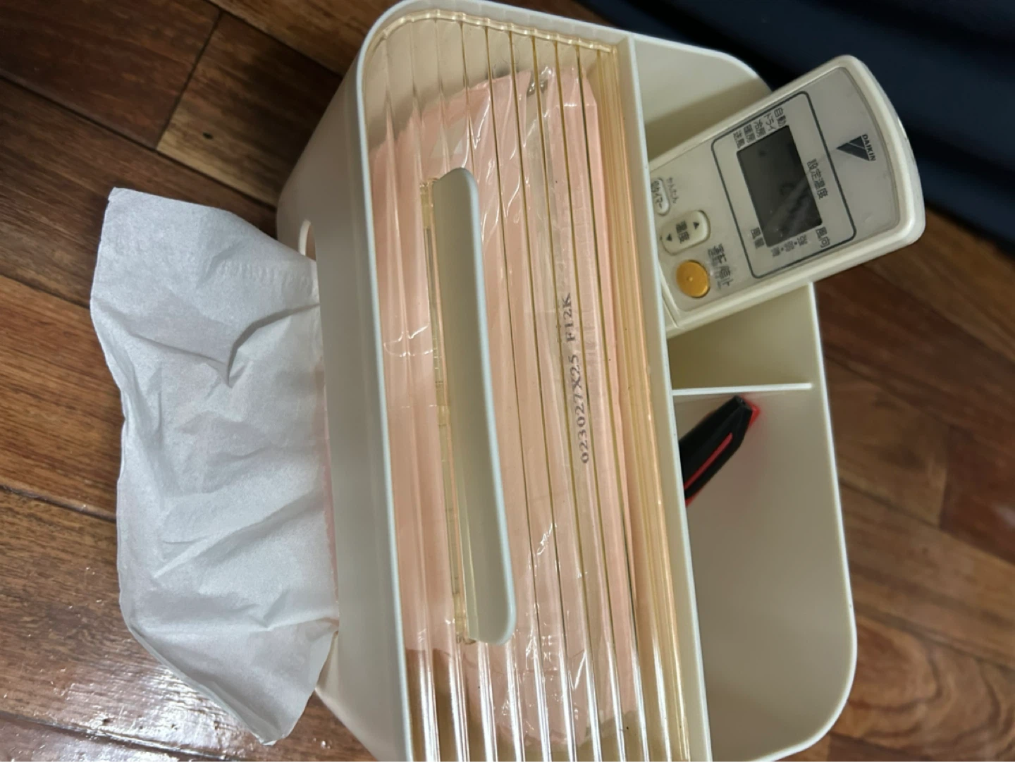 3COINS ティッシュケース 小物入れ付きの写真3枚目