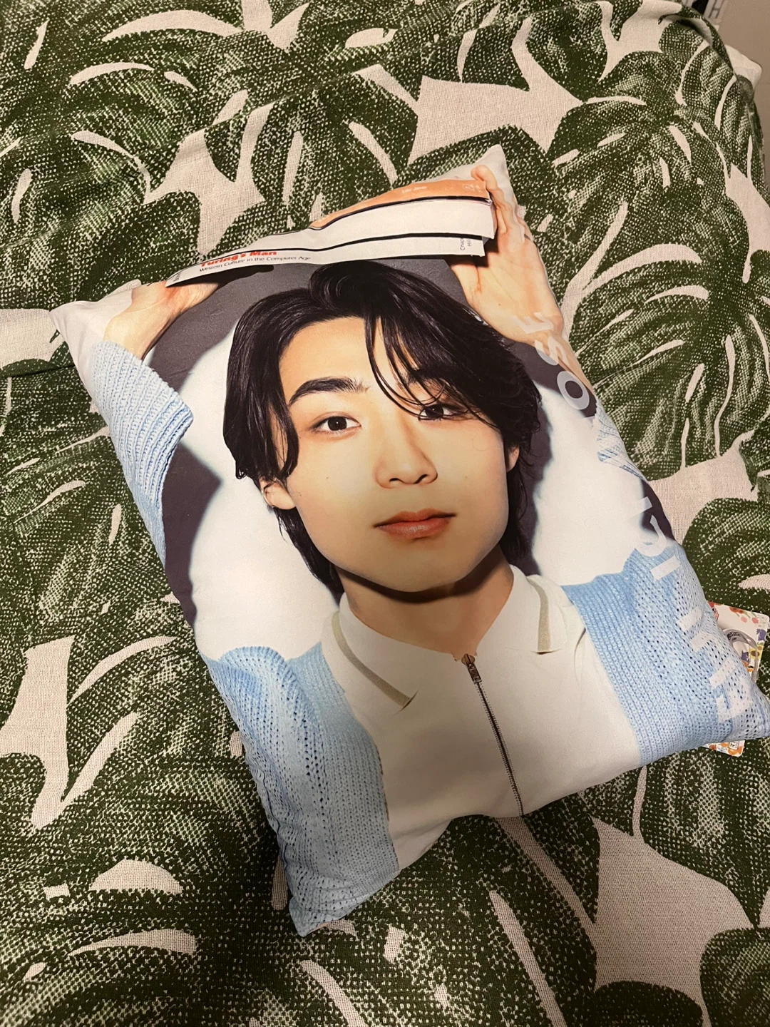 クッション BLOOM 男性アイドルの写真2枚目