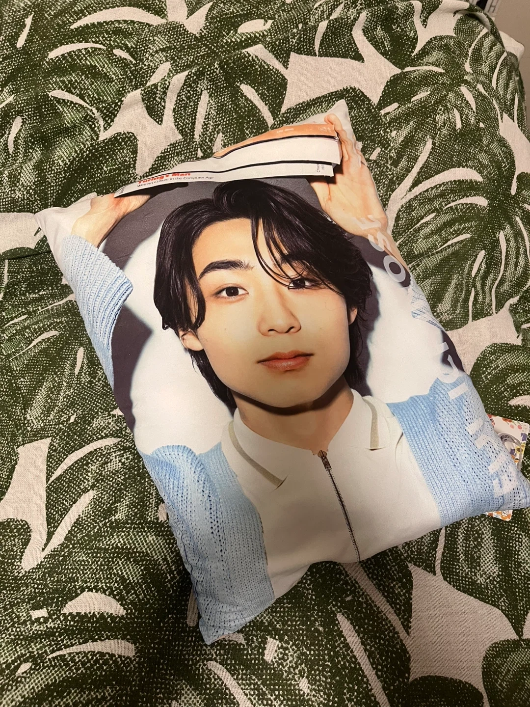 クッション BLOOM 男性アイドルの写真2枚目