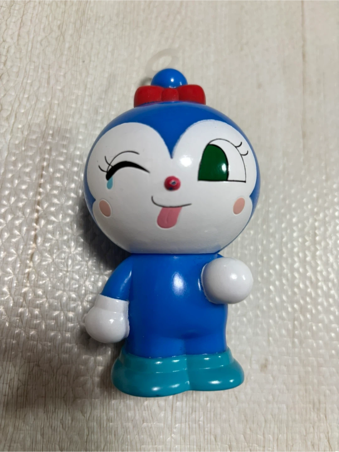キャラクター人形