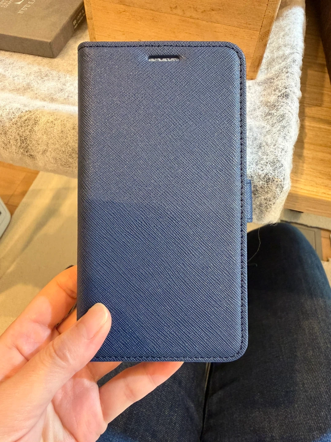 コラリス iPhone11/XR 手帳型ケース ネイビーの写真3枚目