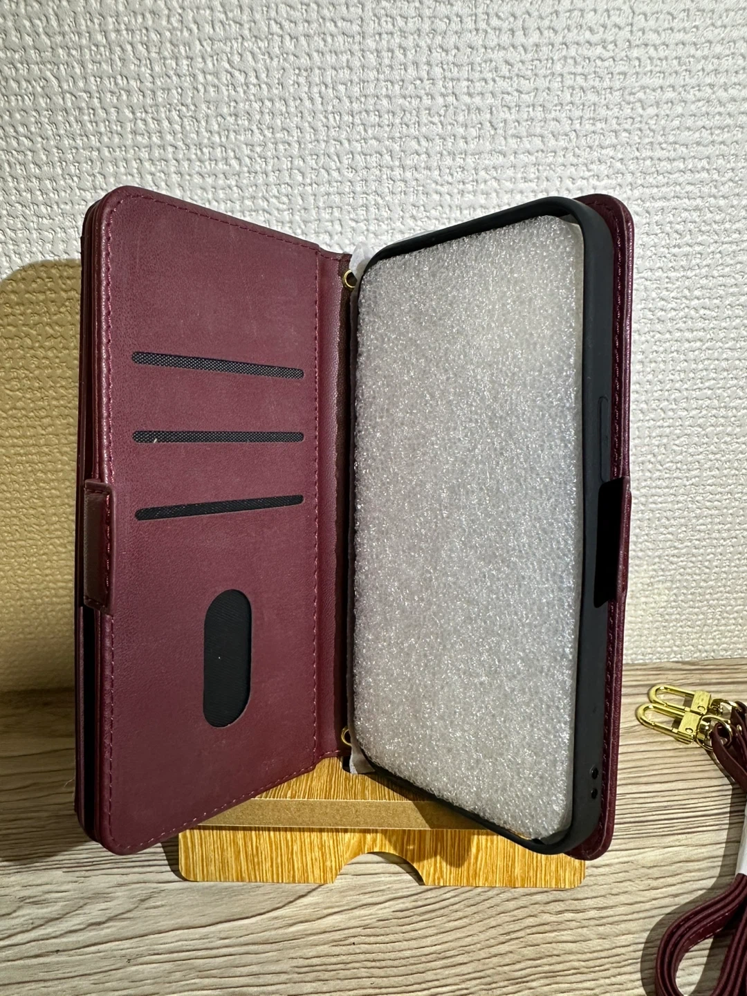 イーストウェーブ iPhone 15 ケースの写真3枚目
