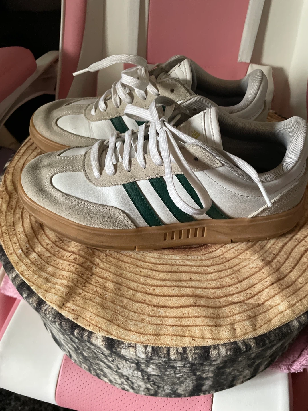 adidasスニーカーの写真2枚目