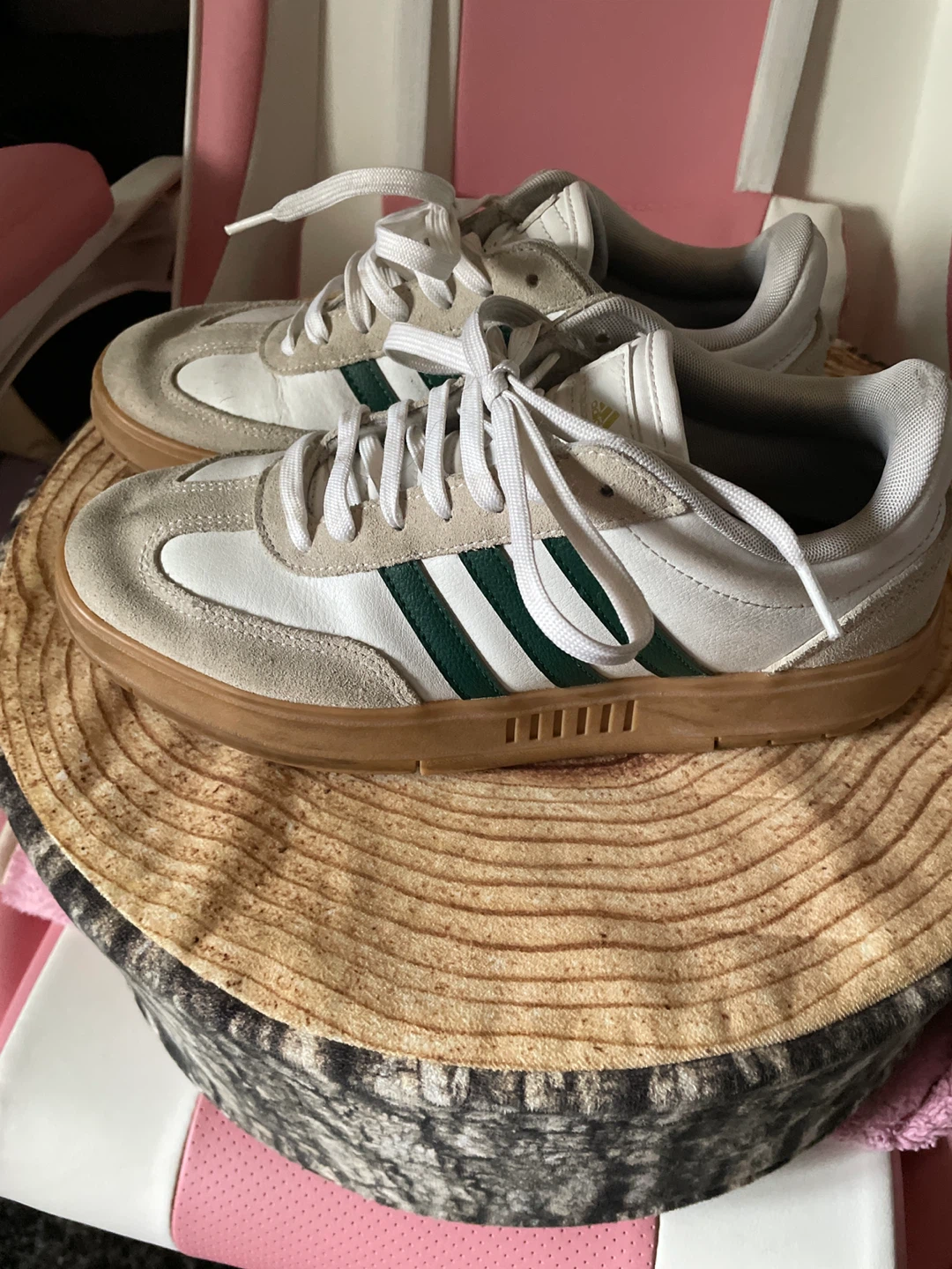 adidasスニーカーの写真4枚目