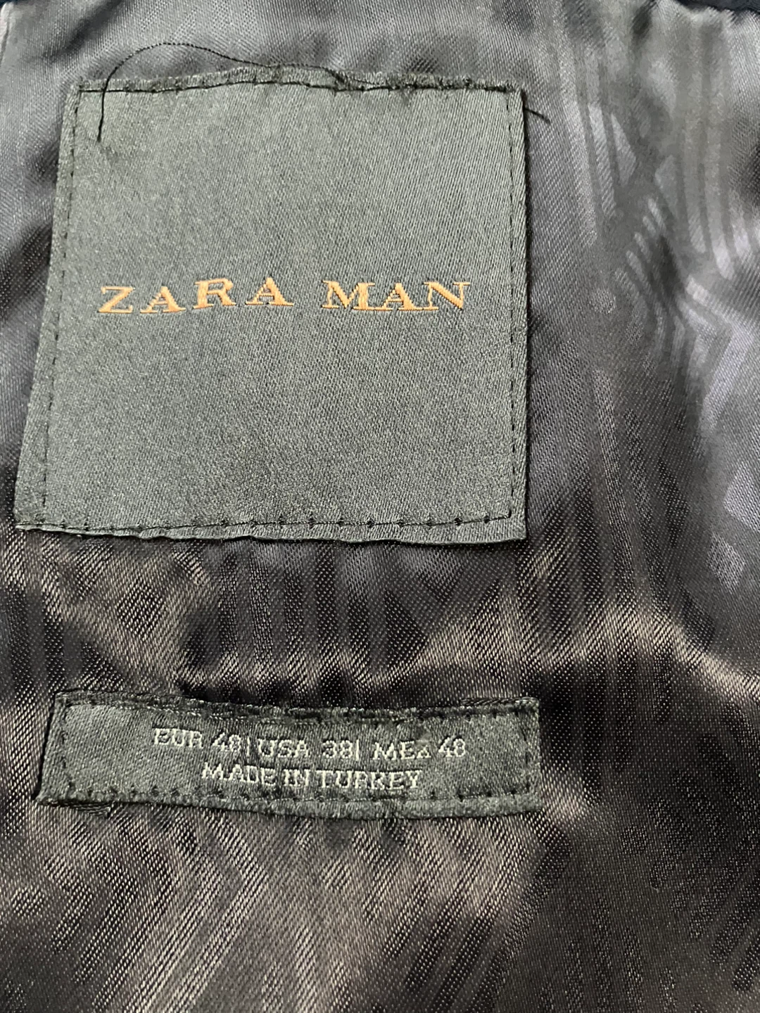 4月末まで。ZARA MANスーツ セットアップの写真4枚目