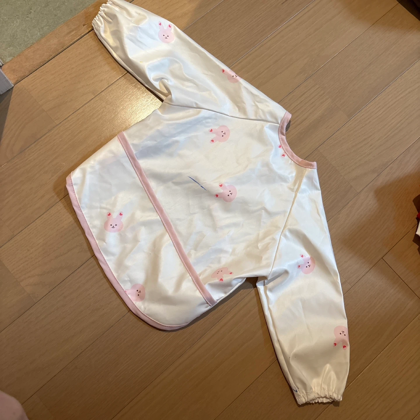 袖付き食事エプロン ピンクうさぎ柄 サイズS