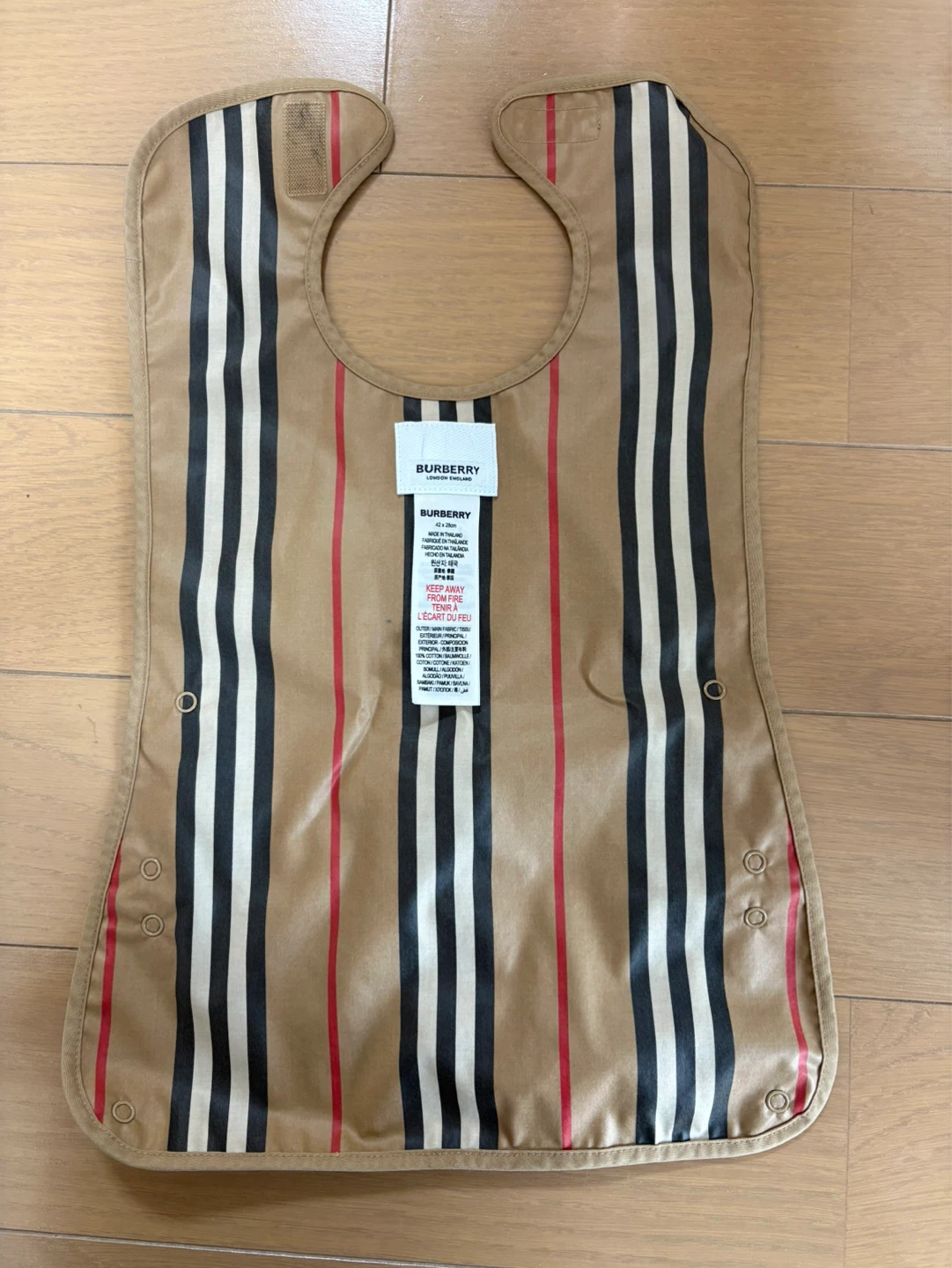 バーバリー ベビー用スタイの写真2枚目