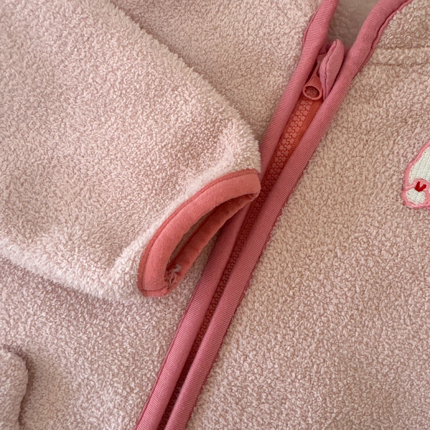 うさぎ刺繍 フリースジャケット ピンクの写真4枚目
