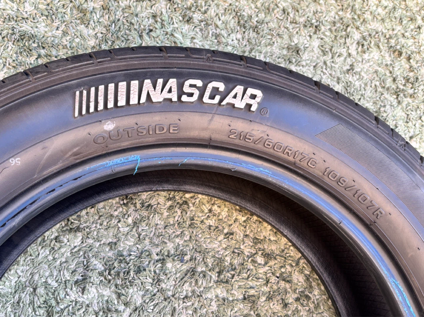 グッドイヤー イーグル＃1 ナスカー 215/60R17Cの写真6枚目