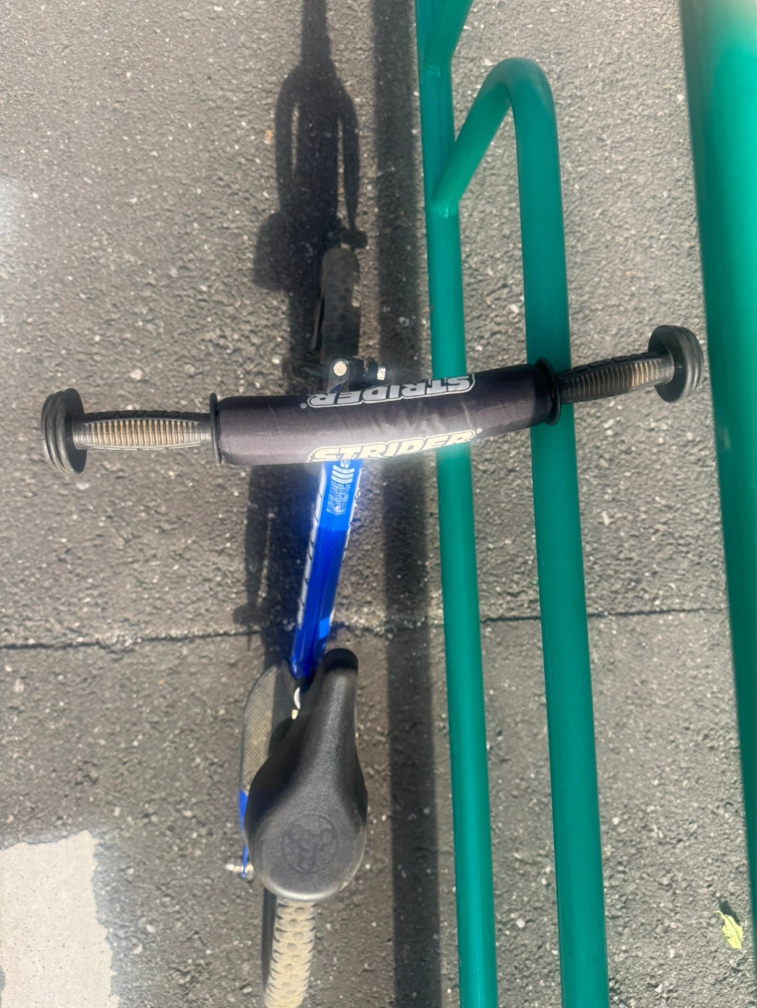 ストライダー スポーツ 青の写真3枚目