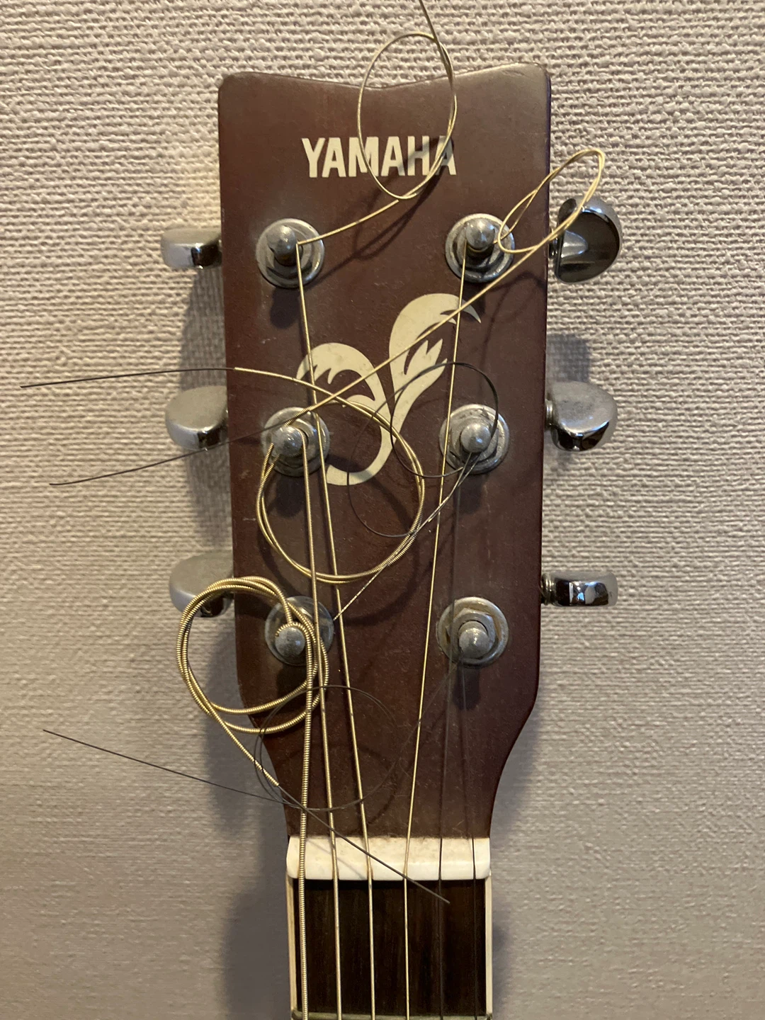 ヤマハ アコースティックギターの写真2枚目